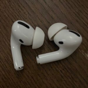APPLE AIRPODS
